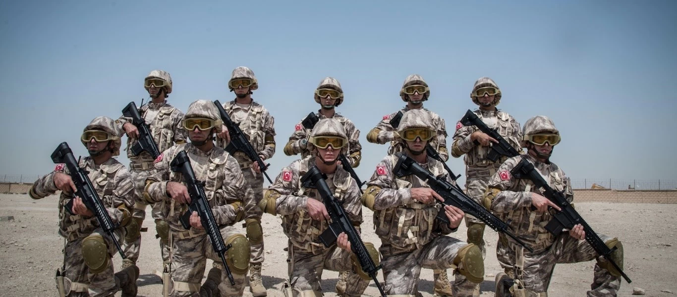 ΗΑΕ προς Κατάρ: «Να φύγει η τουρκική στρατιωτική βάση από την Ντόχα»